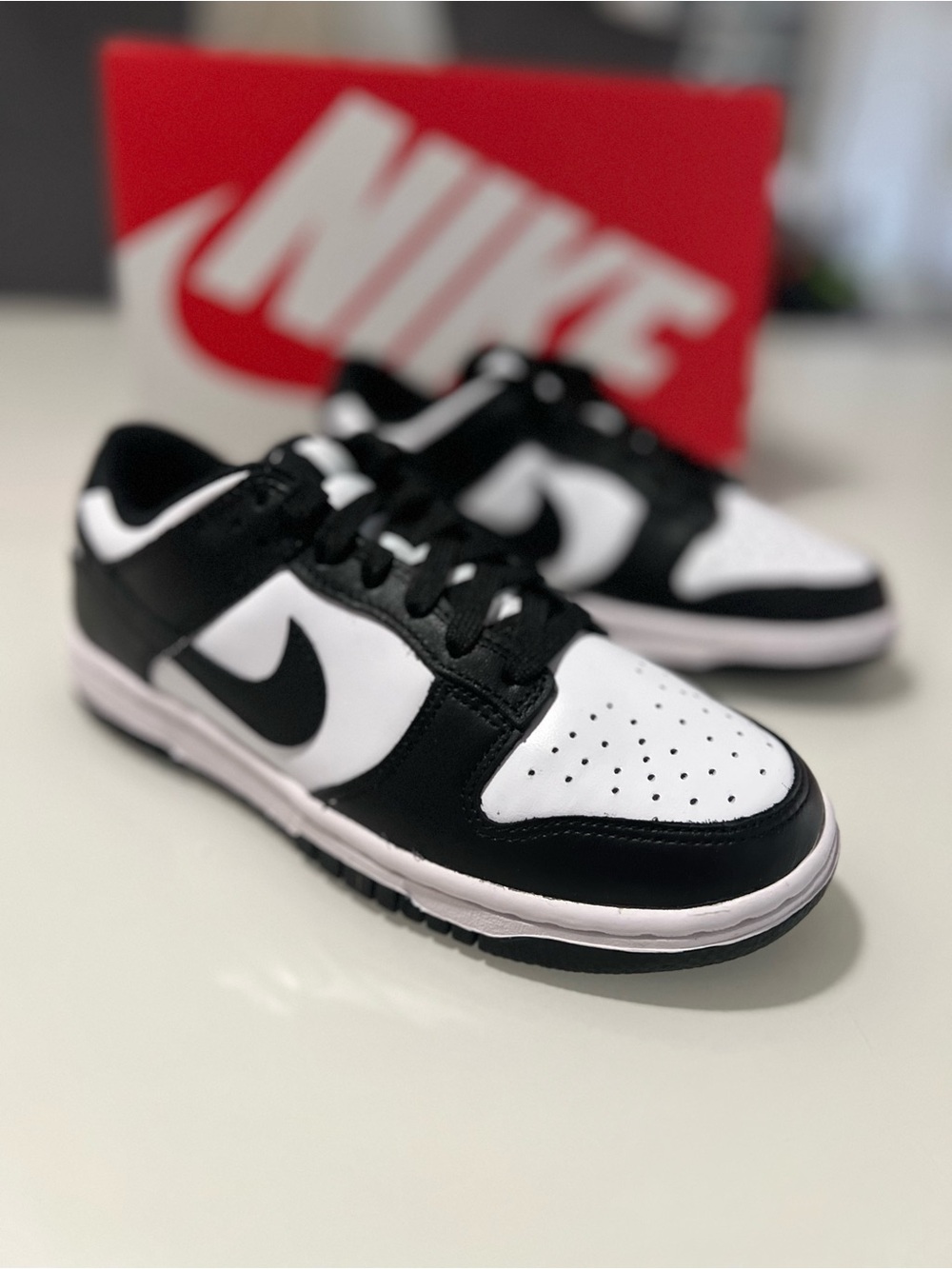 W NIKE Black and White Low-Top Sneakers - Picture 2 of 7